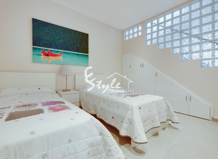 Resale - Villa - Torrevieja