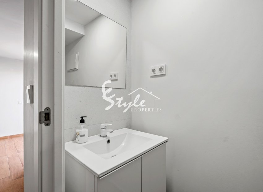 Resale - Villa - Villamartin, Orihuela Costa - Castillo de Don Juan