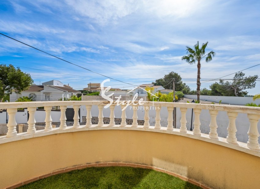 Resale - Villa - Villamartin, Orihuela Costa - Las Filipinas