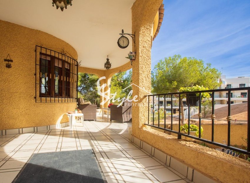 Resale - Villa - Villamartin, Orihuela Costa - Res. Las Filipinas