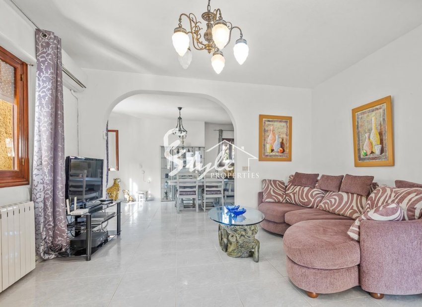 Resale - Villa - Villamartin, Orihuela Costa - Res. Las Filipinas