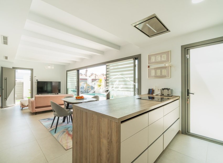 Resale - Villa - Villamartin, Orihuela Costa - Villamartin Golf