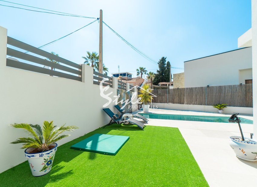 Resale - Villa - Villamartin, Orihuela Costa - Villamartin Golf