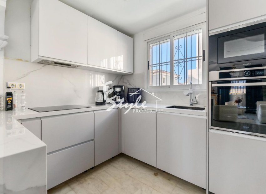 Resale - Villa - Villamartin, Orihuela Costa - Villamartin