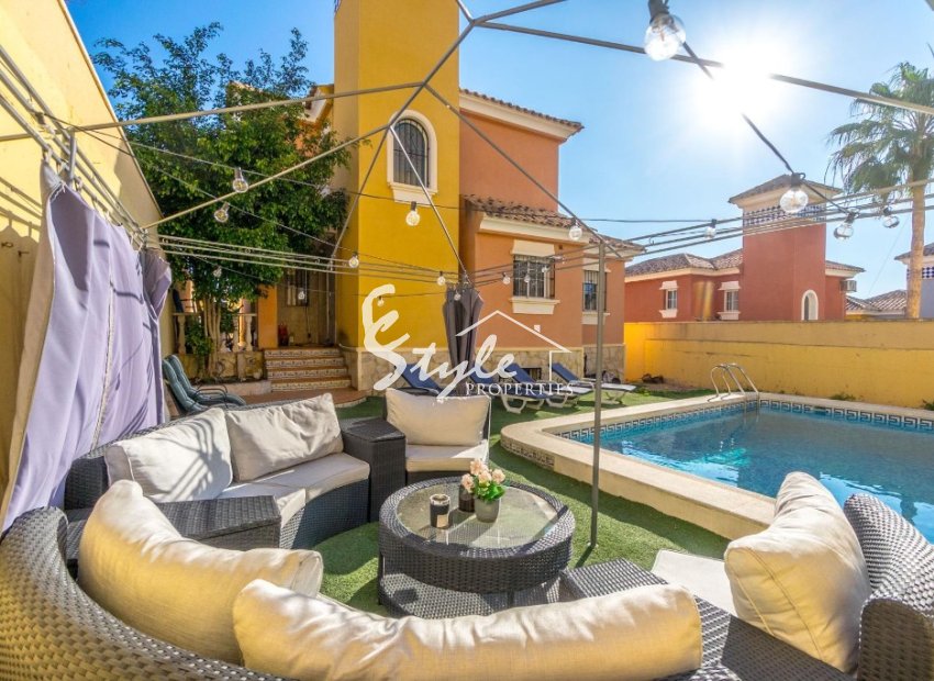 Resale - Villa - Villamartin, Orihuela Costa - Villamartin