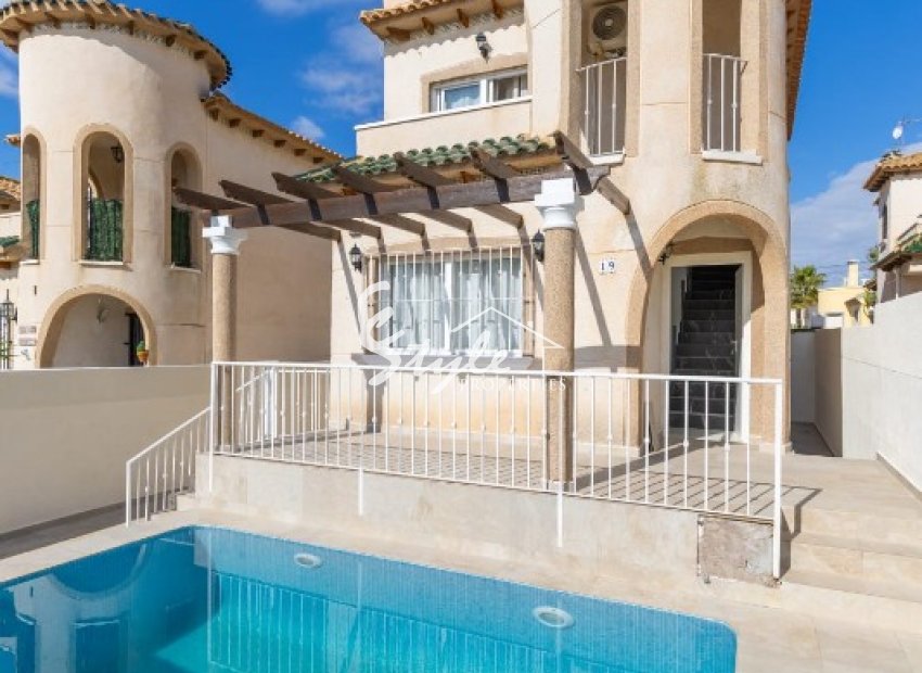 Resale - Villa - Villamartin, Orihuela Costa - Villamartin