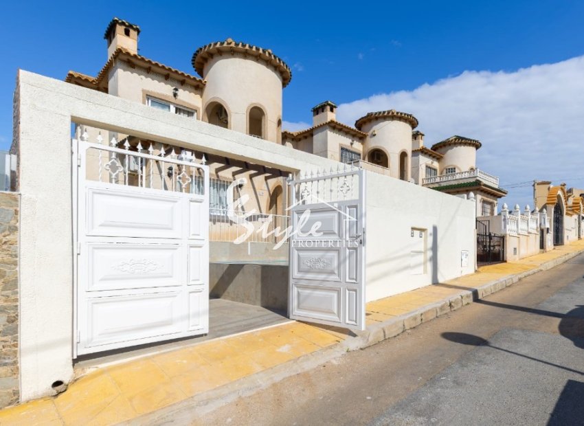 Resale - Villa - Villamartin, Orihuela Costa - Villamartin