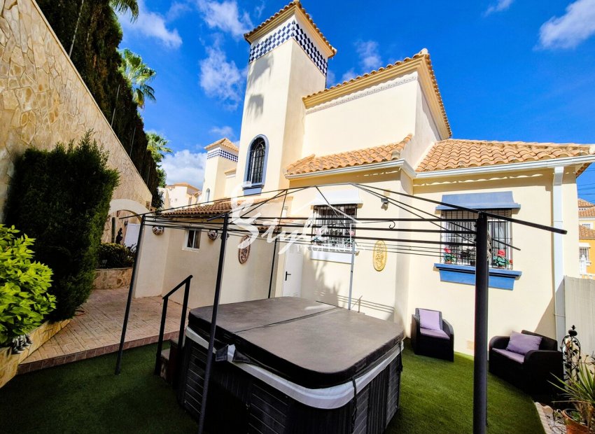 Resale - Villa - Villamartin, Orihuela Costa - Villamartin