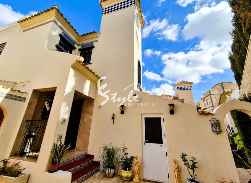 Resale - Villa - Villamartin, Orihuela Costa - Villamartin