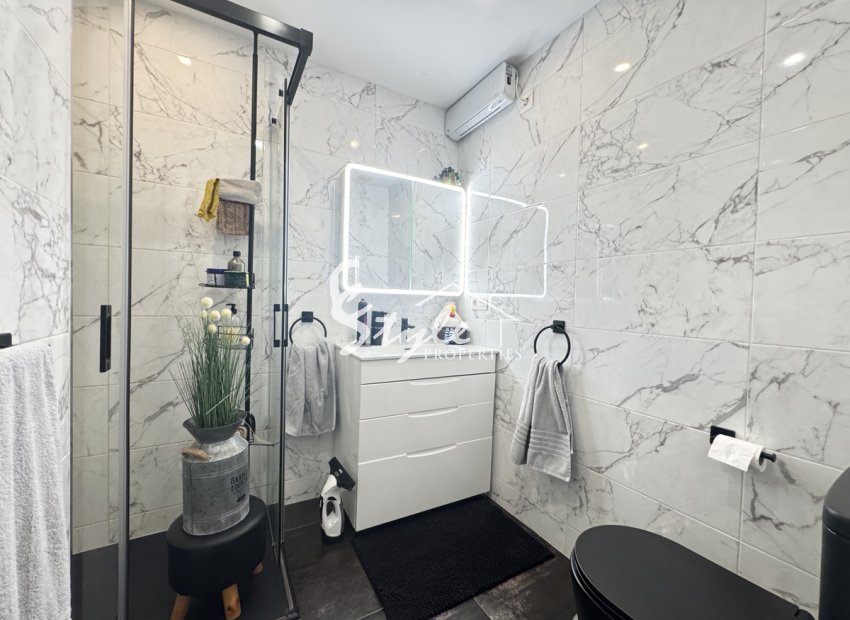 Resale - Villa - Villamartin, Orihuela Costa - Villamartin