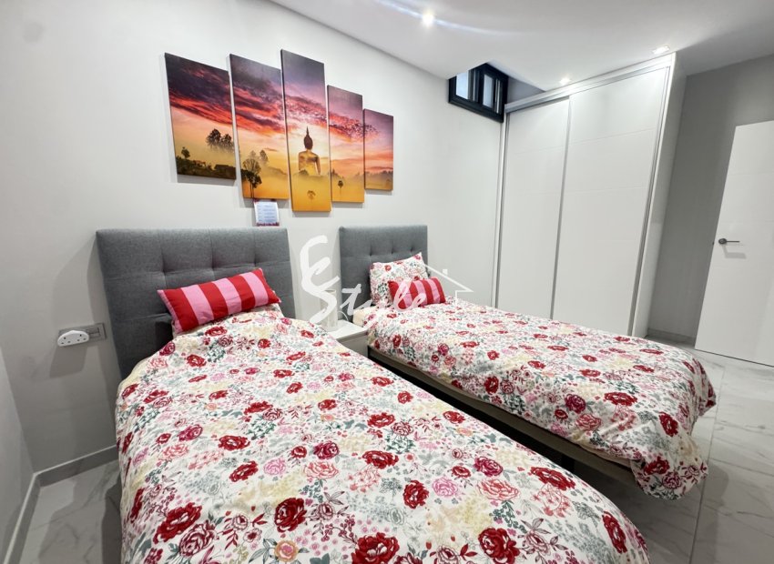 Resale - Villa - Villamartin, Orihuela Costa - Villamartin