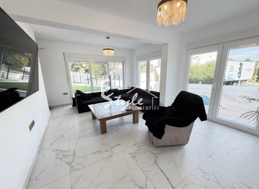 Resale - Villa - Villamartin, Orihuela Costa - Villamartin