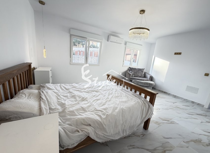 Resale - Villa - Villamartin, Orihuela Costa - Villamartin