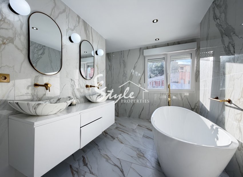 Resale - Villa - Villamartin, Orihuela Costa - Villamartin