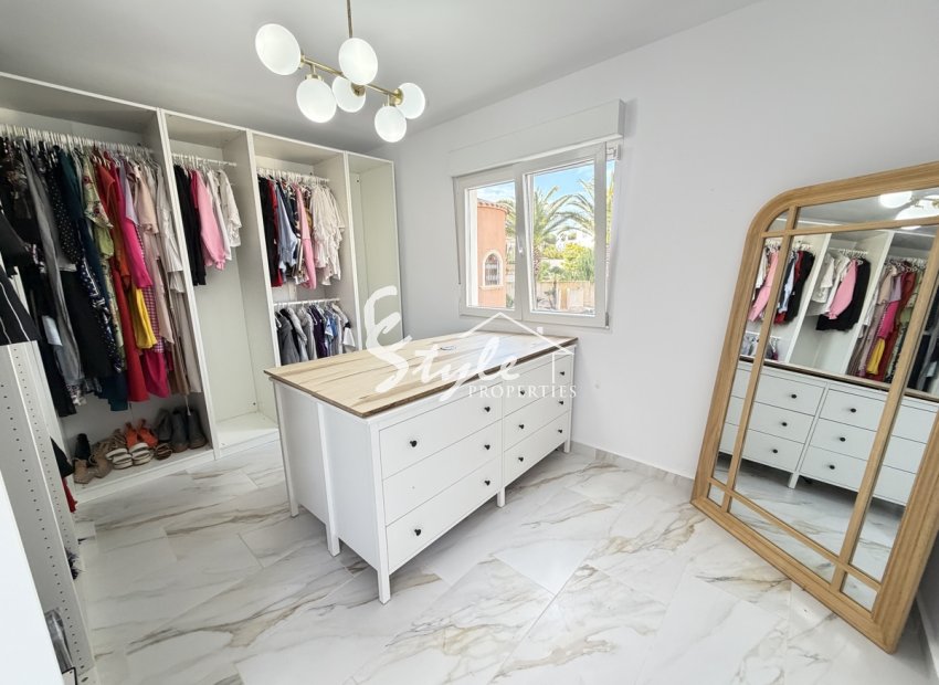 Resale - Villa - Villamartin, Orihuela Costa - Villamartin