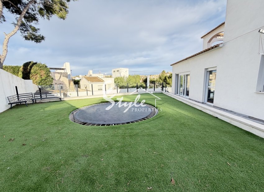 Resale - Villa - Villamartin, Orihuela Costa - Villamartin