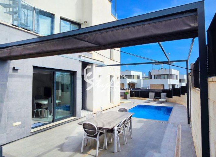 Resale - Villa - Villamartín - Villamartin