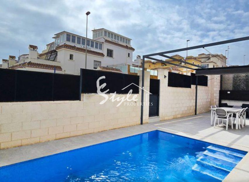 Resale - Villa - Villamartín - Villamartin