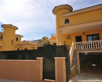 Resale - Villa - Villamartin