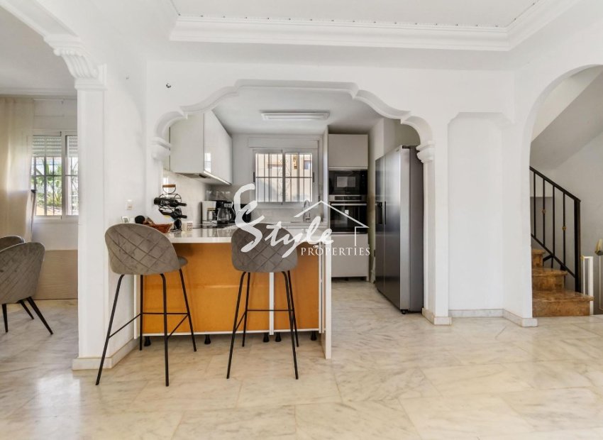 Resale - Villa - Villamartin