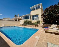Resale - Villa - Villamartin