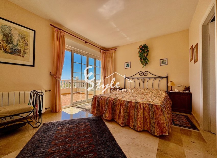 Resale - Villa - Villamartin