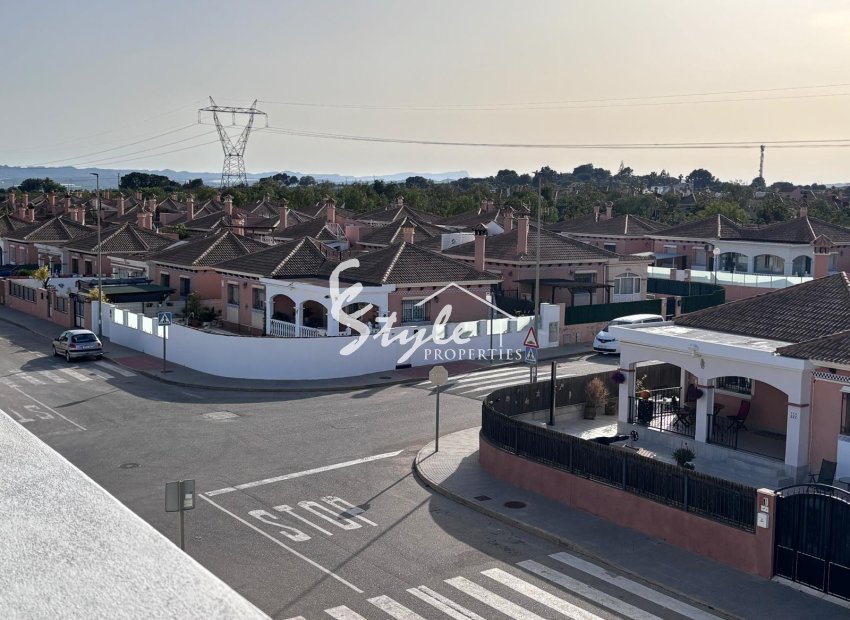 Reventa - Adosado - LOS MONTESINOS - La Herada