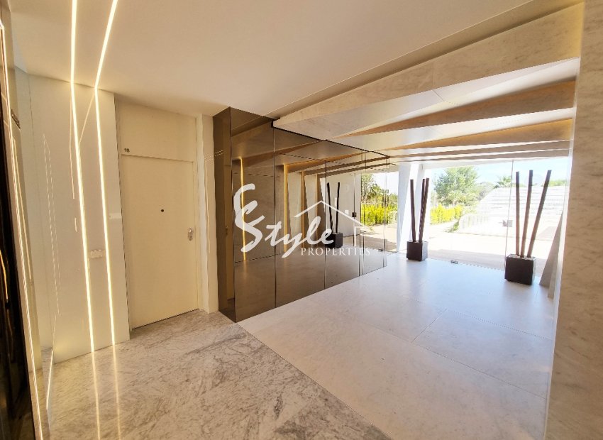 Reventa - Apartamento - Las Colinas Golf