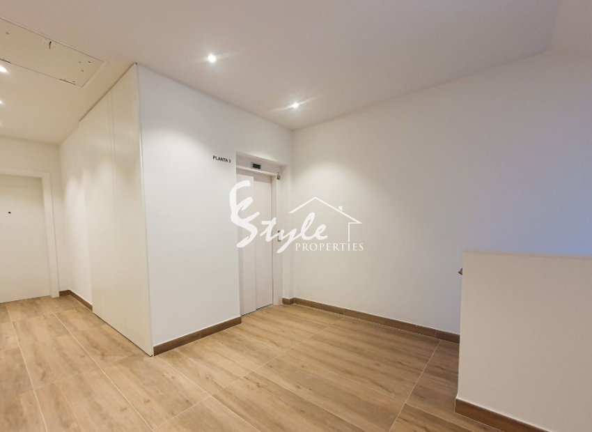 Reventa - Apartamento - Las Colinas - Las Colinas Golf