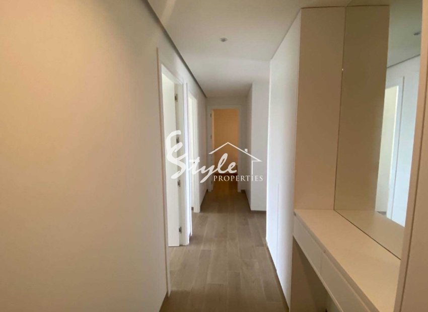 Reventa - Apartamento - Las Colinas - Las Colinas Golf