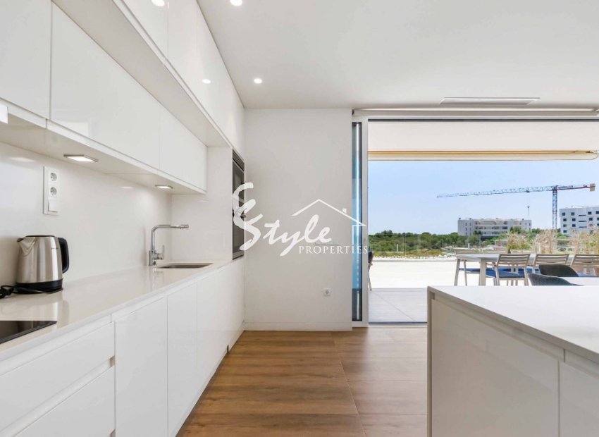 Reventa - Apartamento - Las Colinas - Las Colinas Golf