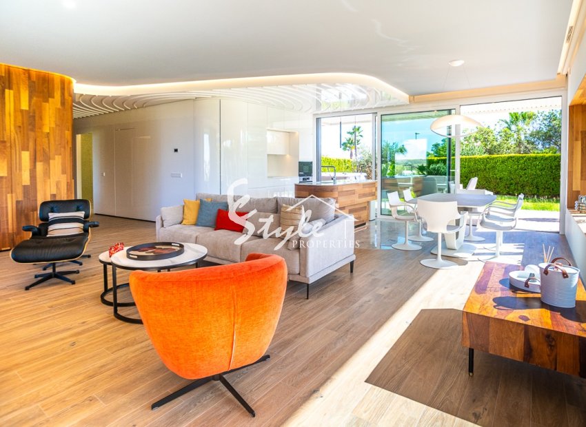 Reventa - Apartamento - Las Colinas - Las Colinas Golf