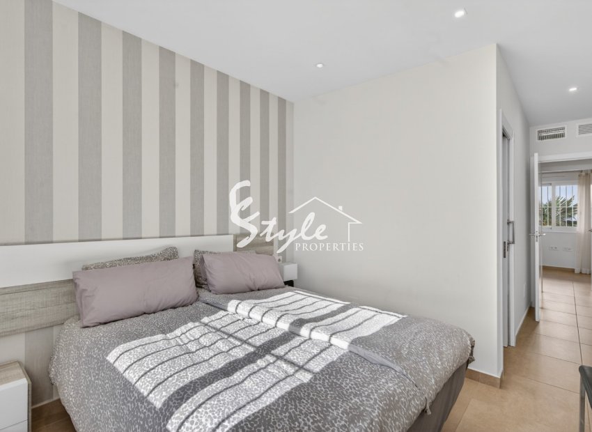 Reventa - Apartamento - Torrevieja - Aguas Nuevas