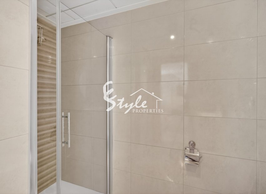 Reventa - Apartamento - Torrevieja - Aguas Nuevas