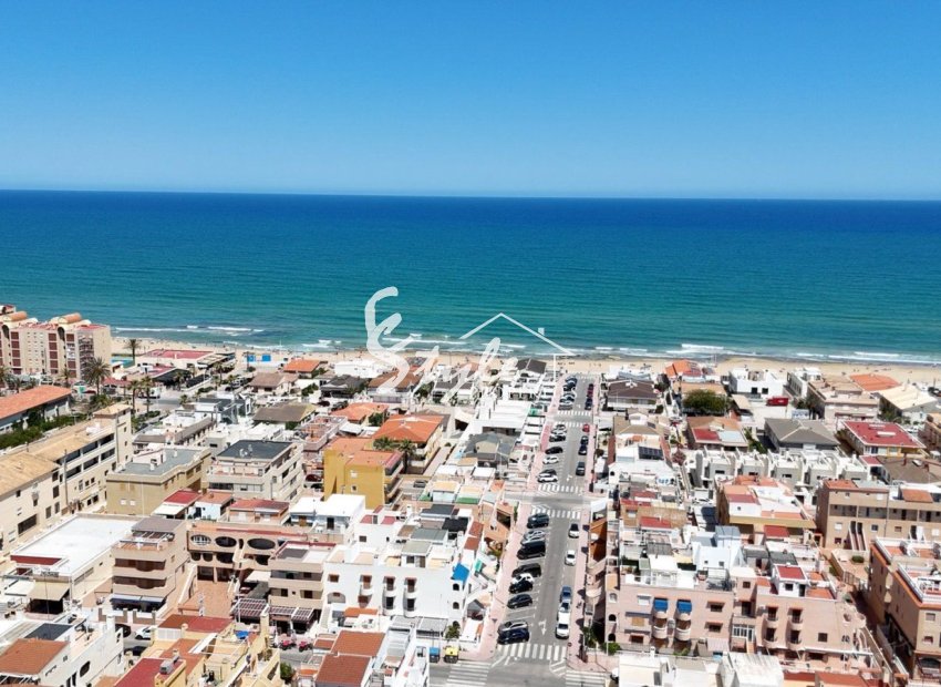 Reventa - Casa de Pueblo - Torrevieja  - La Mata