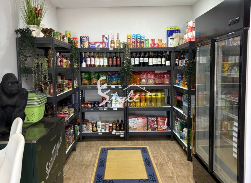 Reventa - Commercial - Torrevieja - Puerto