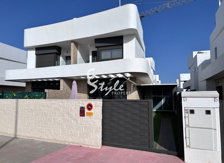 Reventa - Semi - Detached Villa - LOS MONTESINOS - La Herada