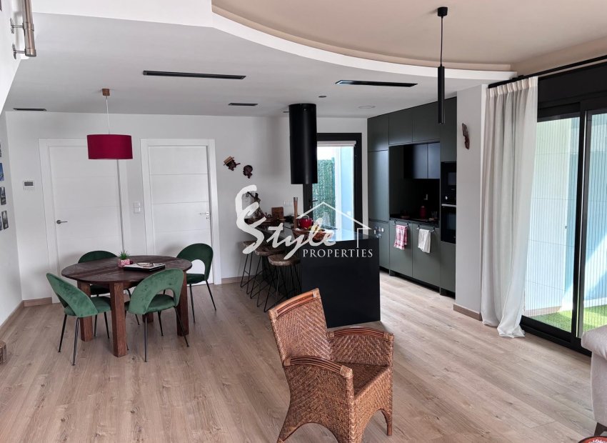 Reventa - Semi - Detached Villa - LOS MONTESINOS - La Herada