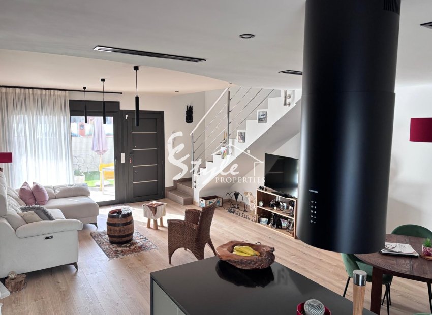 Reventa - Semi - Detached Villa - LOS MONTESINOS - La Herada