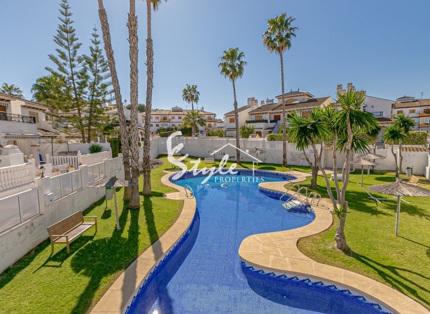 Reventa - Semi - Detached Villa - Mil Palmeras - Riomar