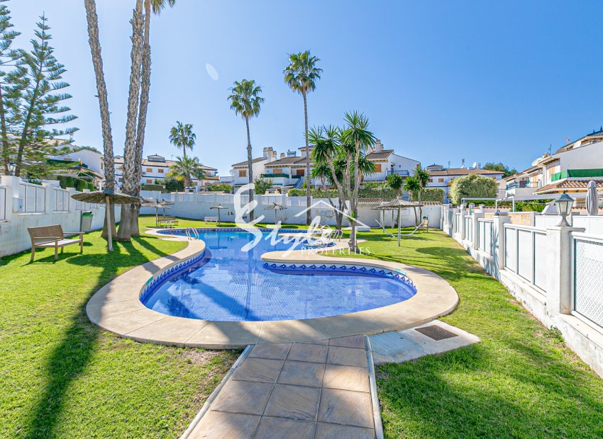 Reventa - Semi - Detached Villa - Mil Palmeras - Riomar