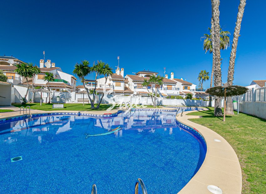 Reventa - Semi - Detached Villa - Mil Palmeras - Riomar