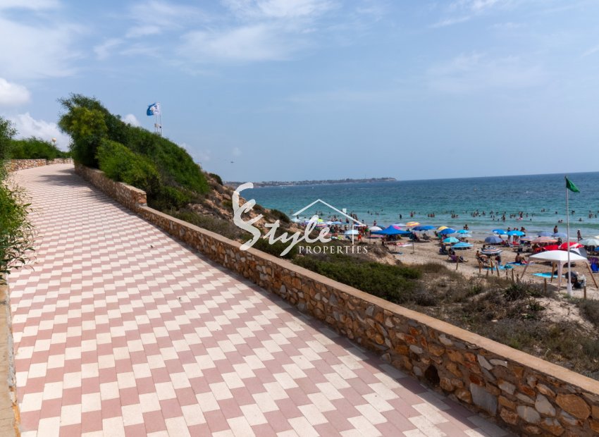 Reventa - Semi - Detached Villa - Mil Palmeras - Riomar