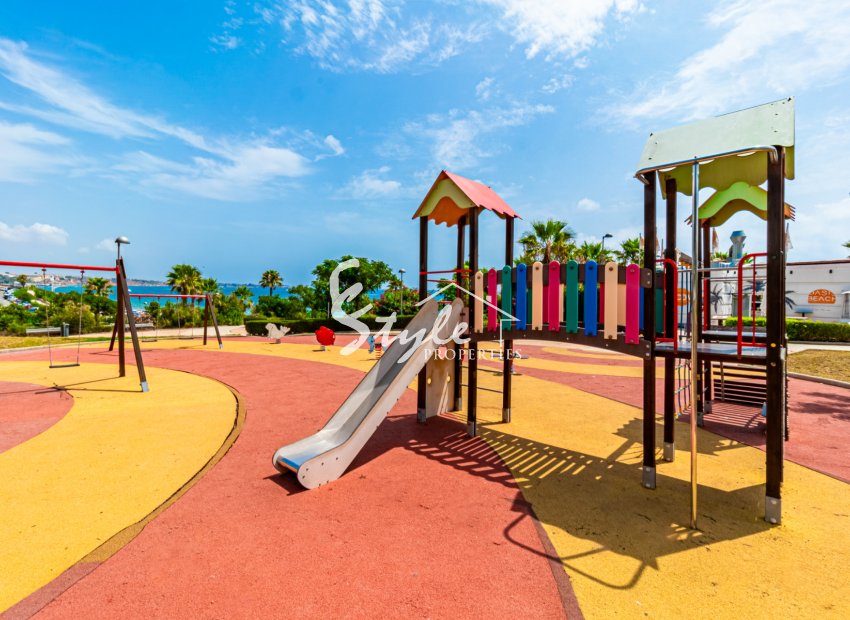 Reventa - Semi - Detached Villa - Mil Palmeras - Riomar