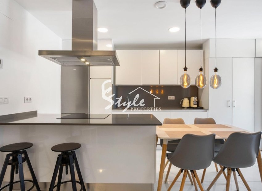 Reventa - Semi - Detached Villa - Orihuela Costa  - Villamartin