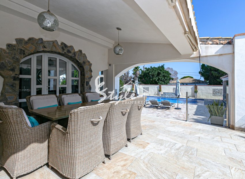 Reventa - Villa - Campoamor - Lomas de Don Juan