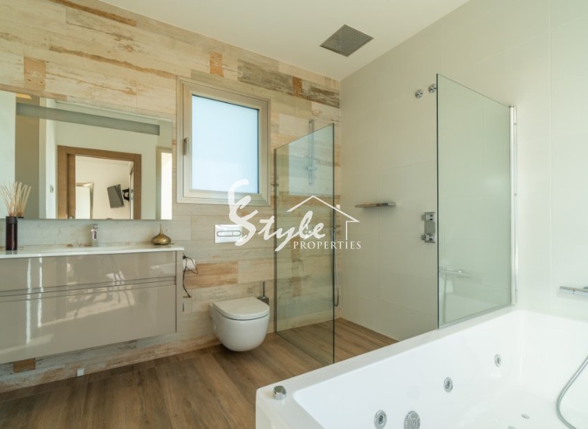 Reventa - Villa - Las Colinas - Las Colinas Golf