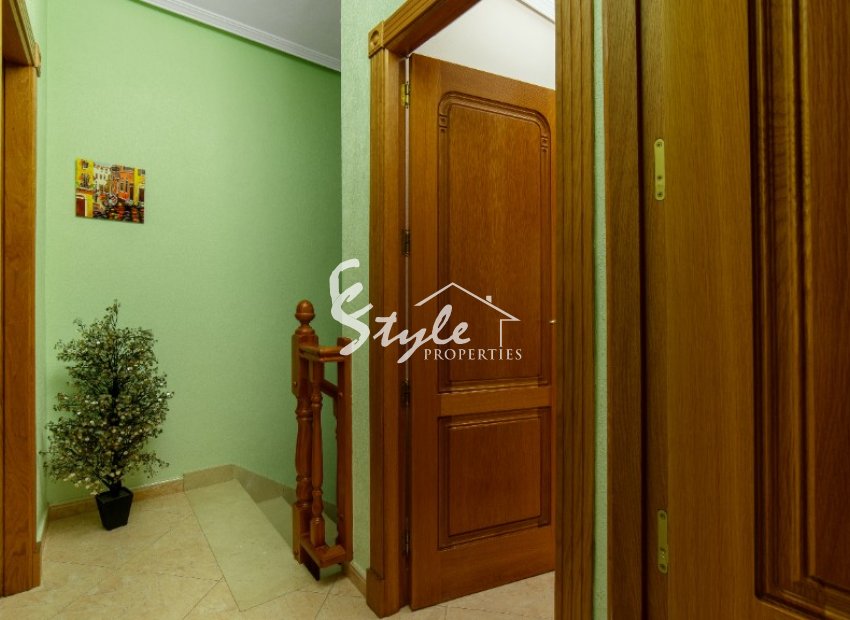 Reventa - Villa - Los Altos