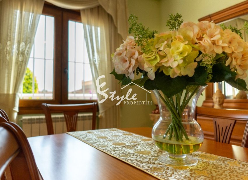 Reventa - Villa - Los Altos