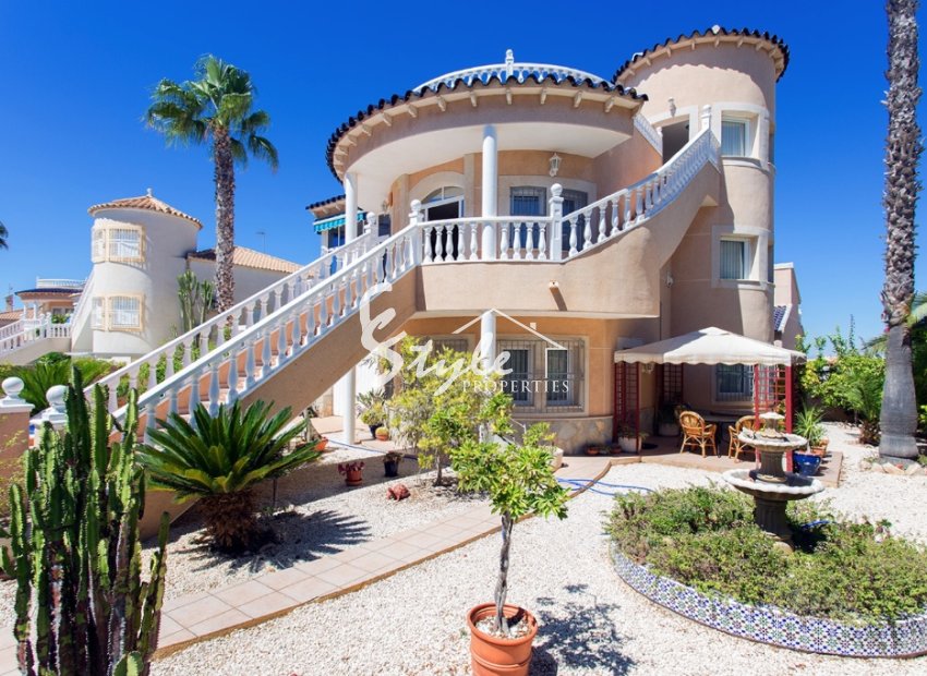 Reventa - Villa - Los Altos